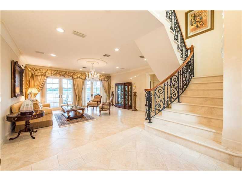 5023 NW 94 Doral Pl