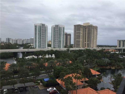 3600 Mystic Pointe Dr # 1011