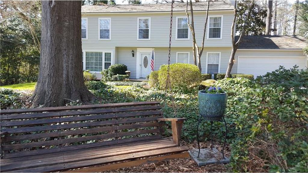 200 Lamplighter Lane