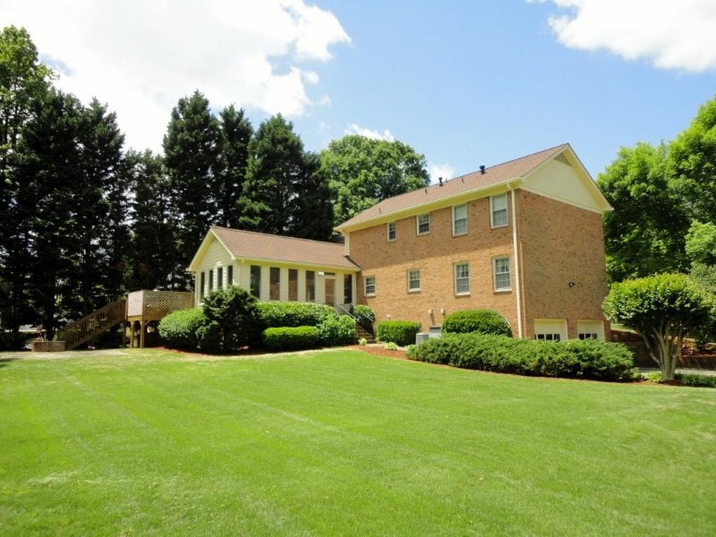 1400 Old Pines Way