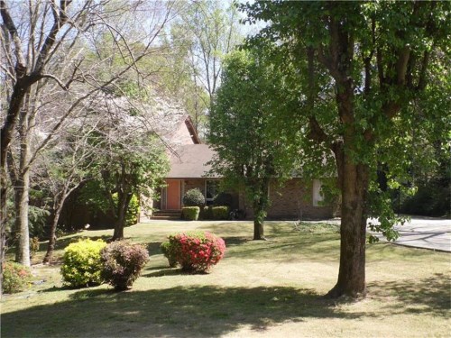 6100 Blackwood Circle