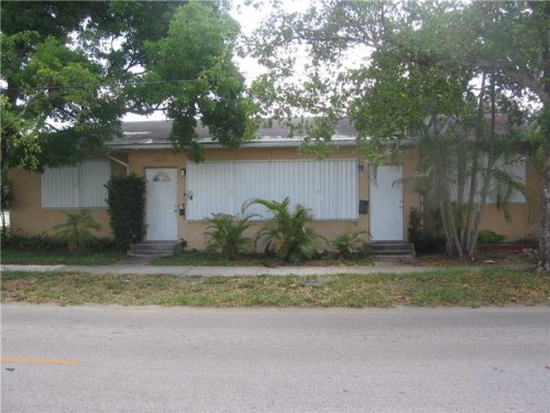 2215 N 20th Ave