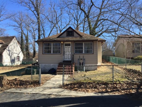 441 Lakeside Dr