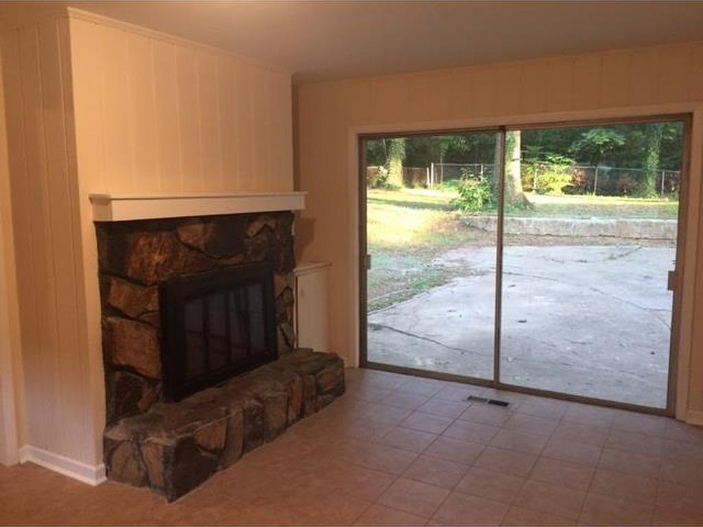 2098 Honeysuckle Lane Sw