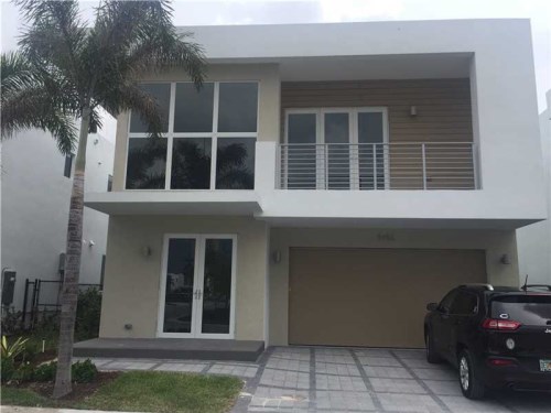 9753 NW 75 terr # 9753
