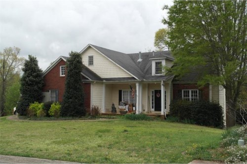 700 Walnut Lane
