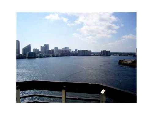 3600 Mystic Pointe Dr # PH 17-