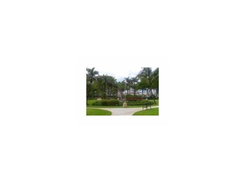 2851 NE 183 St # 210E
