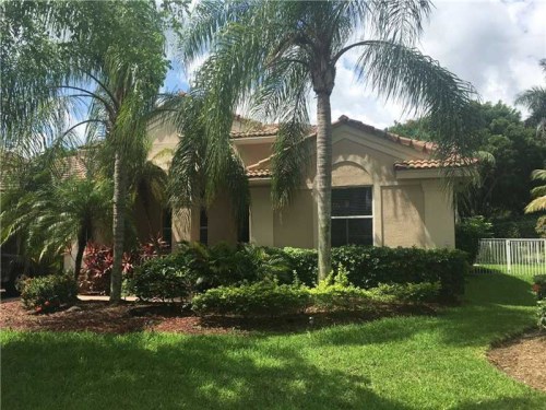 3855 Crestwood Cir