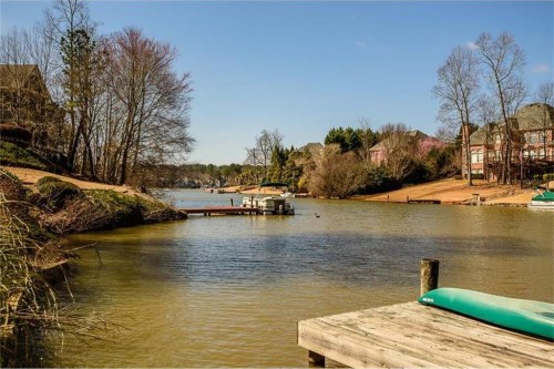 1145 Lake Shore Overlook