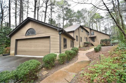 320 Benita Trace