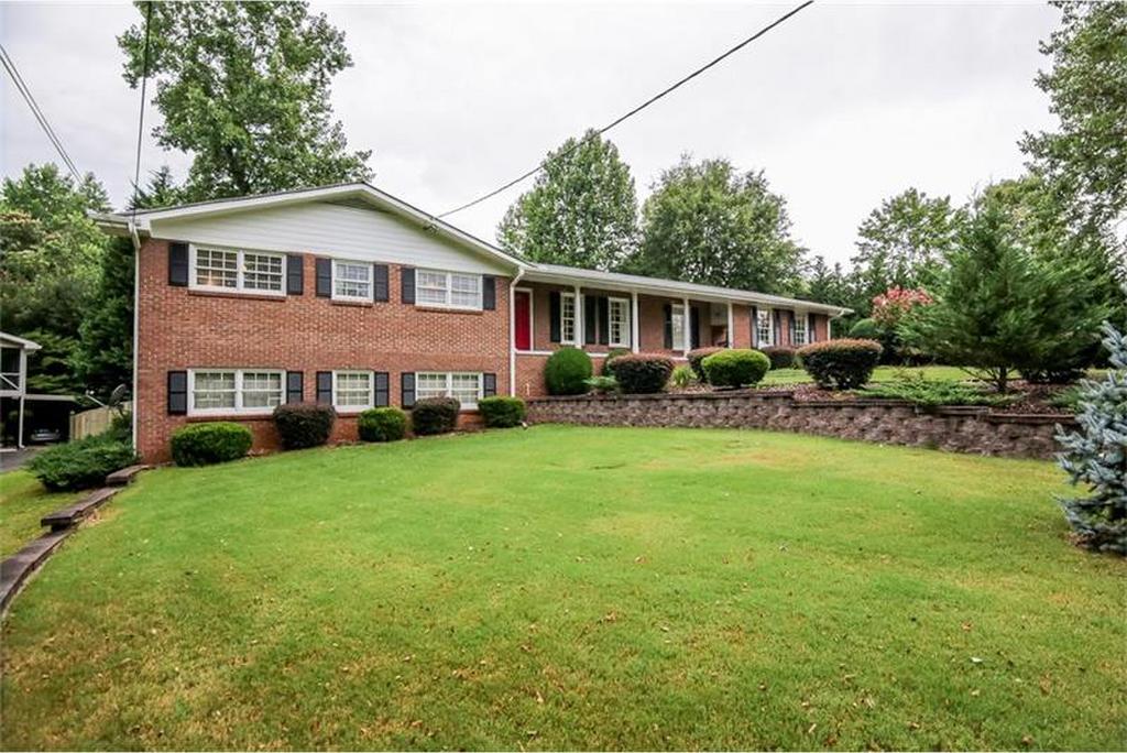 2688 Fleur De Lis Place