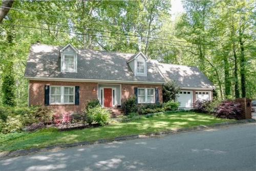 2065 English Lane