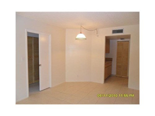 303 Gardens Dr # 105