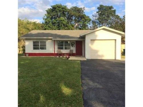 8202 NW 100th Ter