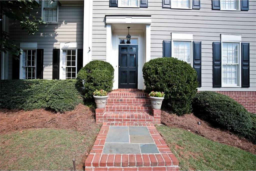 18 Dean Overlook Nw