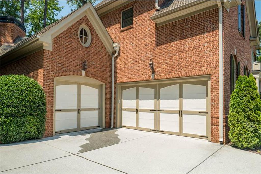 5034 Oakhurst Walk
