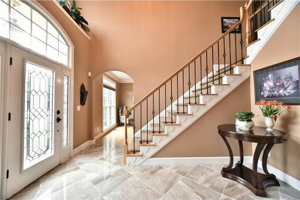 5785 Commons Lane