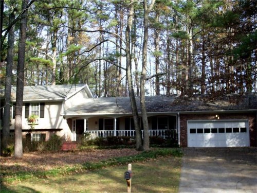 4893 Leeds Court