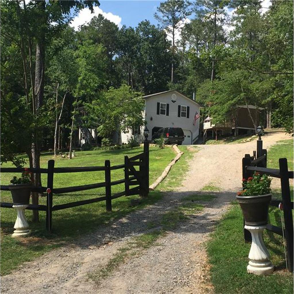 64 Redding Road Sw