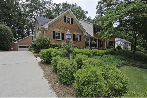 6940 Hunters Knoll