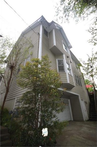 830 Monroe Circle