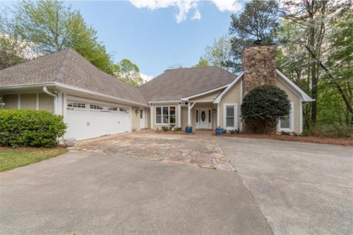 9085 Huntcliff Trace