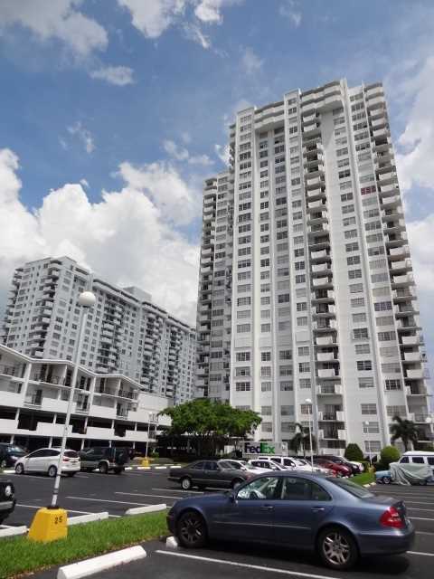 2750 NE 183 ST # 1111