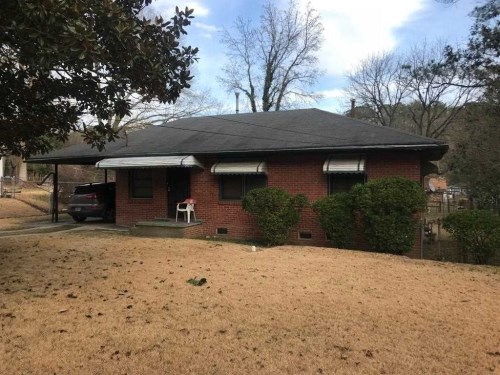 753 Commodore Dr NW