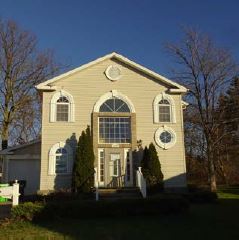 1229 Summit Dr