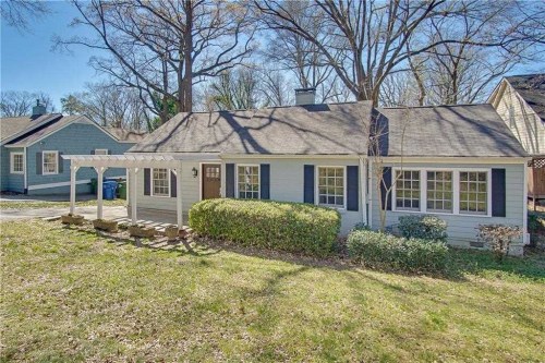 551 Hascall Rd NW