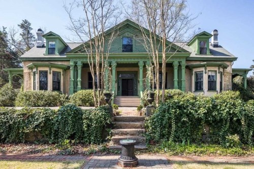 581 Kennesaw Ave NW
