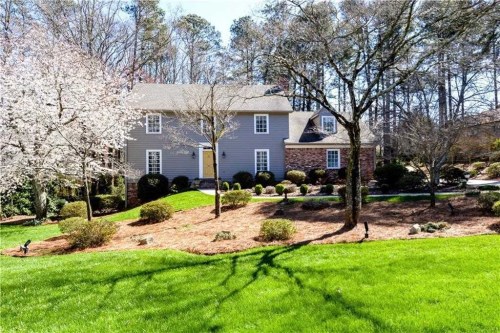 200 Hunters Trace Ln