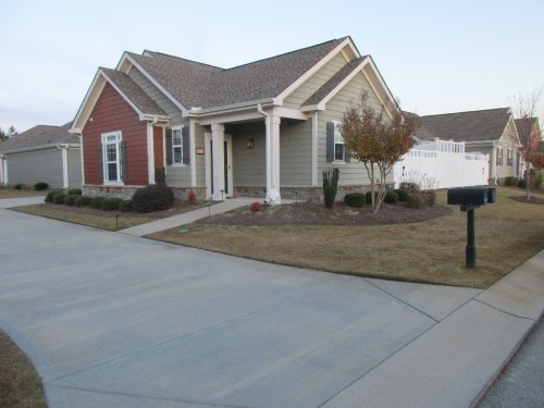 228 Nandina Ct