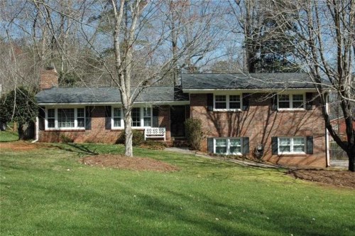 1520 Deerwood Ln