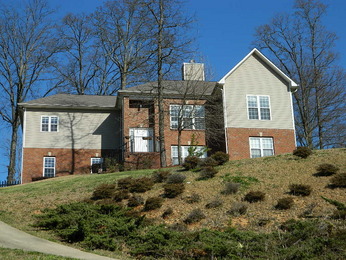 4709 Hillside Ct