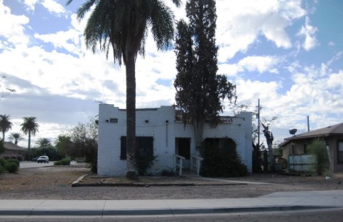 211 E Eason Ave