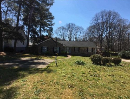 2105 Pinewood Dr