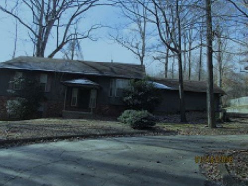 42 Holiday Hills Dr