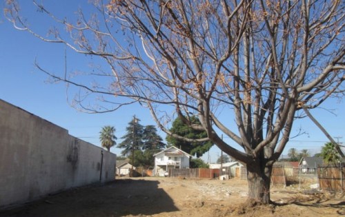 110 And 110 1/2 S Date Ave