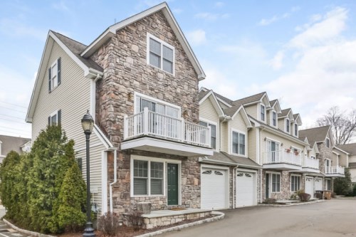 39 Maple Tree Ave Unit 14
