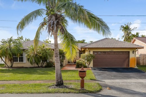 2260 W Lake Miramar Cir