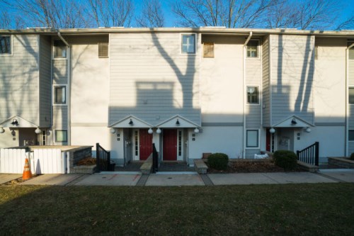 32 Newbold Square Unit 32