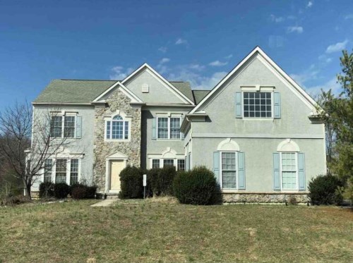 53 Hempstead Dr