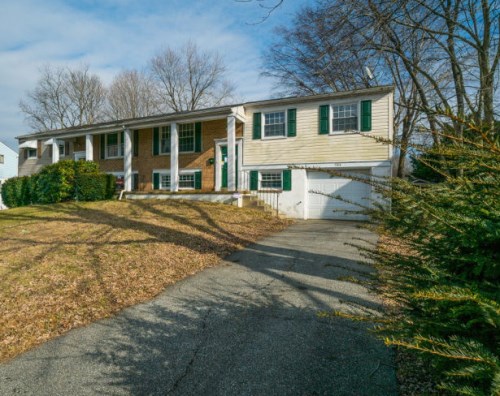 734 Elmtree Ln