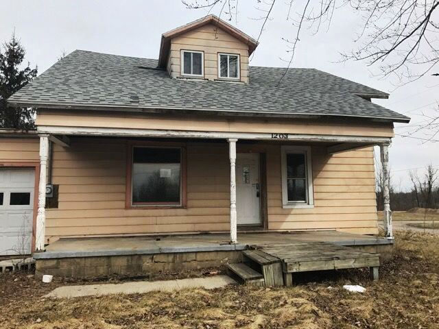 1203 North Fox Farm Road