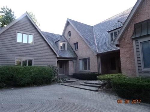 41 CASTLETON COURT