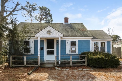 21 Cedar St