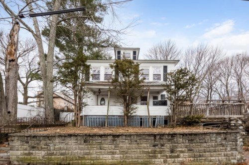 8 Moison Ave