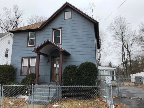122 Benton St